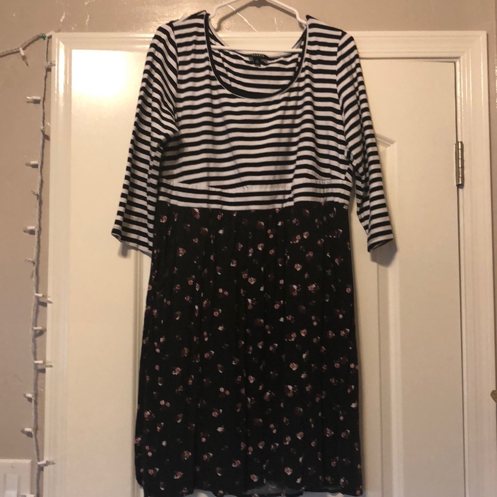 Quarter sleeve dress with pockets
